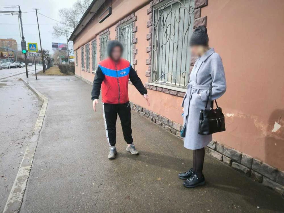 За драку из-за потерянного номерка охранник красноярского кафе получил срок  