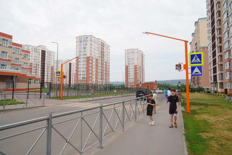 В Кузбассе приводят в порядок пешеходные переходы у школ