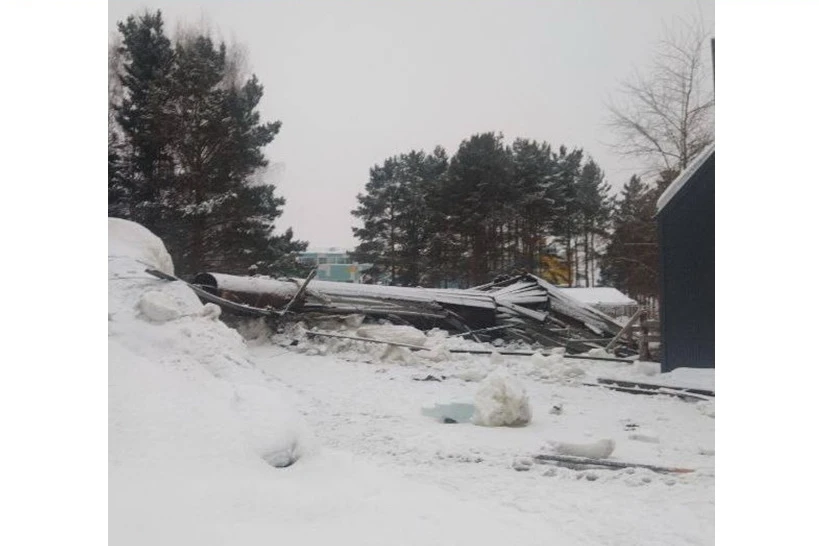 В Омской области рухнула водонапорная башня в райцентре