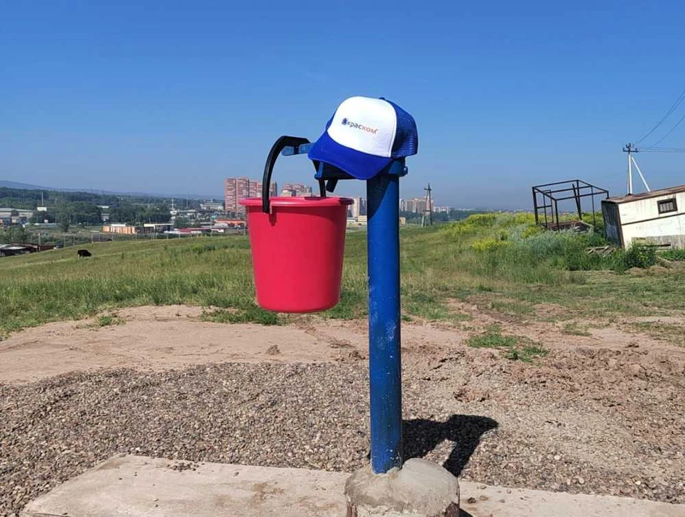 КрасКом провел холодную воду на улицу Пригорную в красноярском мкр. Бугач