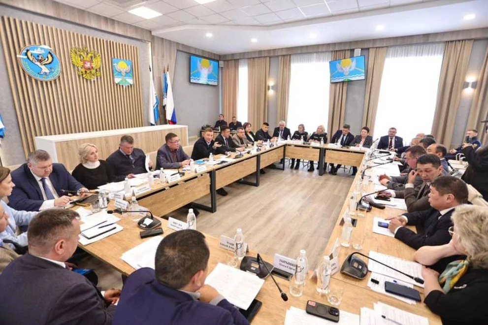 «Платите, чтобы видеть работу»: глава Алтая о мусорной реформе