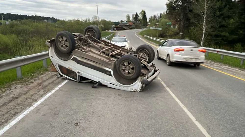 В Томской области произошла авария с опрокидыванием автомобиля