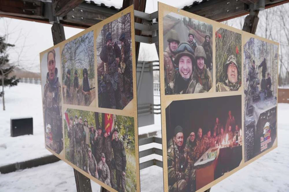 В Красноярске открылась выставка фронтовых фотографий бойцов СВО 