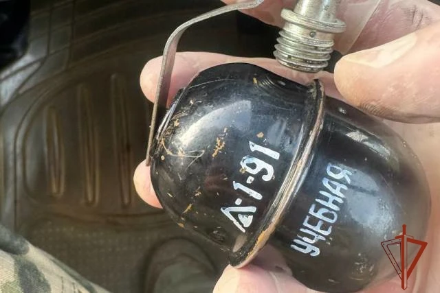В Барнауле у остановки нашли гранату