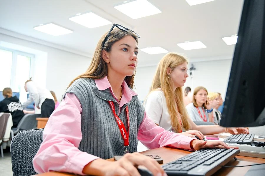 В Красноярске участниками «Университетской смены» в СФУ стали школьники из 19 российских регионов
