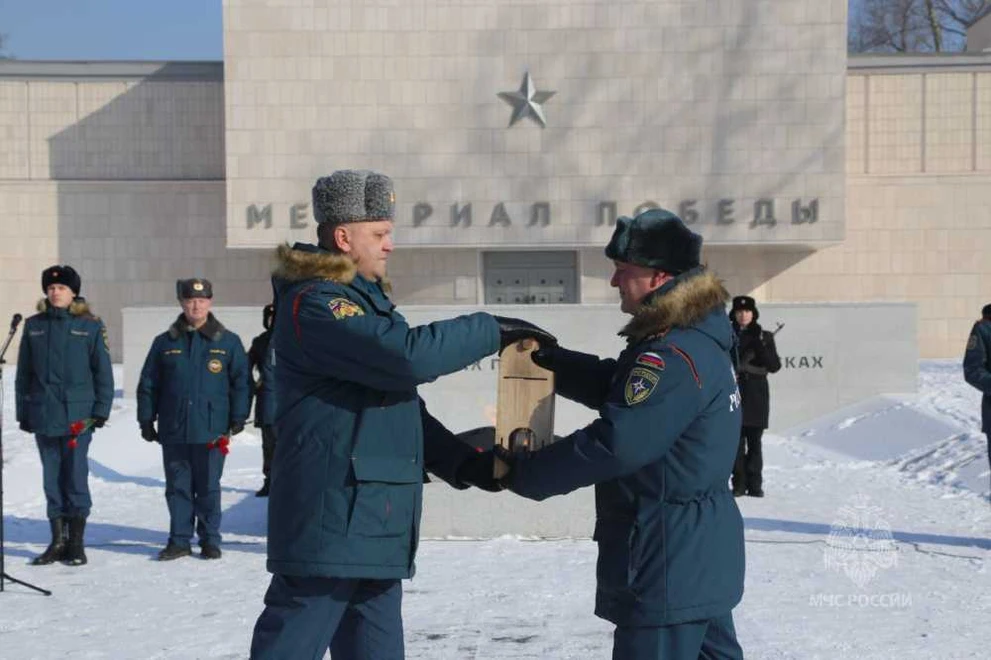 В Красноярске прошла церемония передачи лампады с частицей Вечного огня 