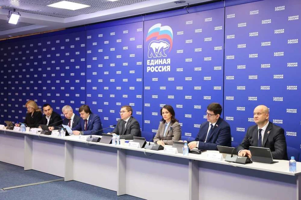 «Единая Россия» и Минпросвещения дали поручения регионам по программам капремонта и строительства объектов образования