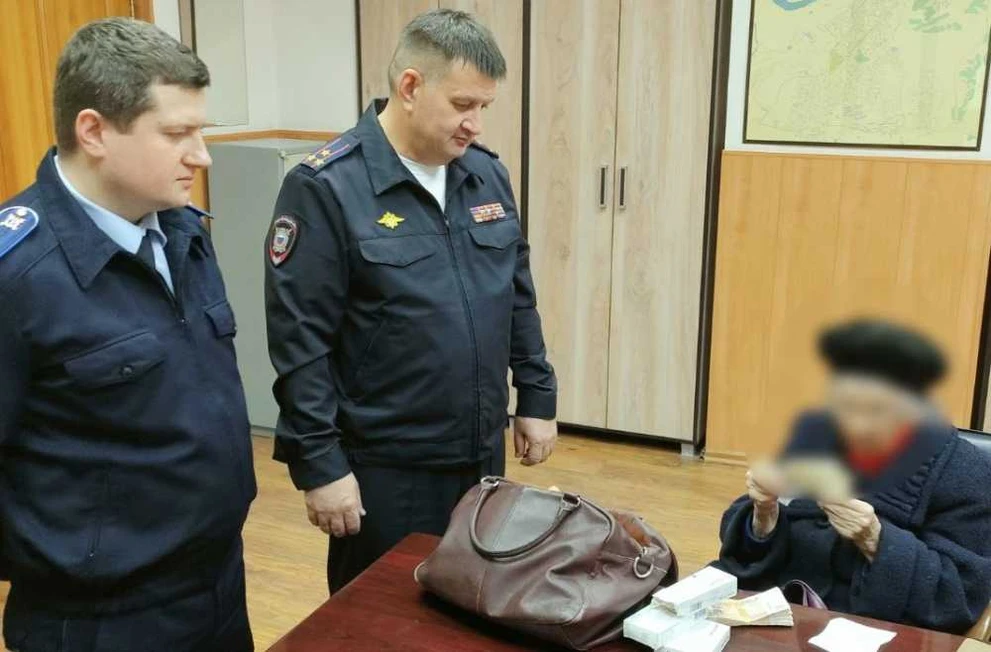 Пенсионерку из Красноярского края обманули жители Новосибирска  