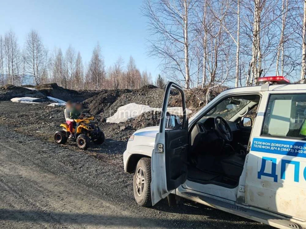 В Кузбассе 12-летний подросток катался на квадроцикле