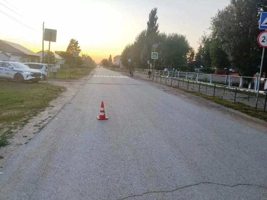 В Омской области подросток на питбайке сбил женщину и скрылся