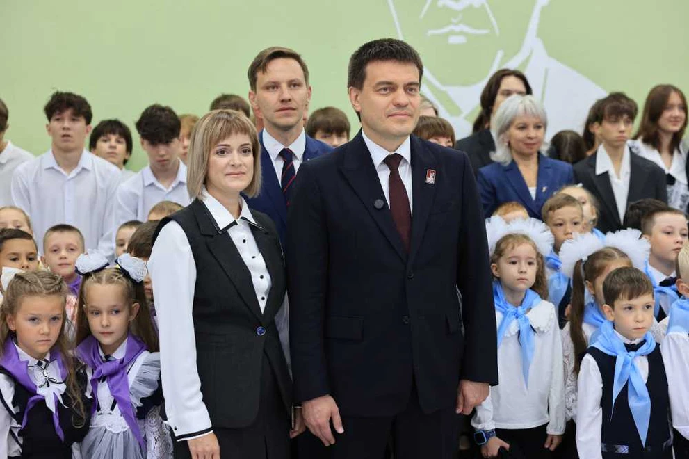 Глава Красноярского края посетил праздничное мероприятие в обновленной школе №45