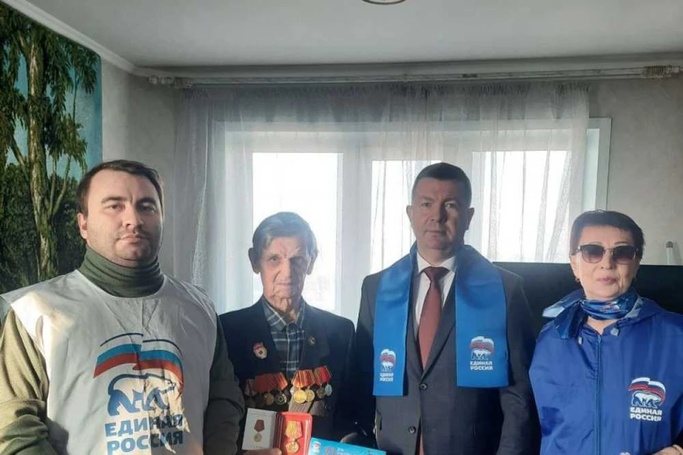 «Единая Россия» поздравляет ветеранов ВОВ Красноярского края с 23 февраля