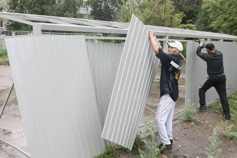 В районах Красноярска строят новые контейнерные площадки для ТБО