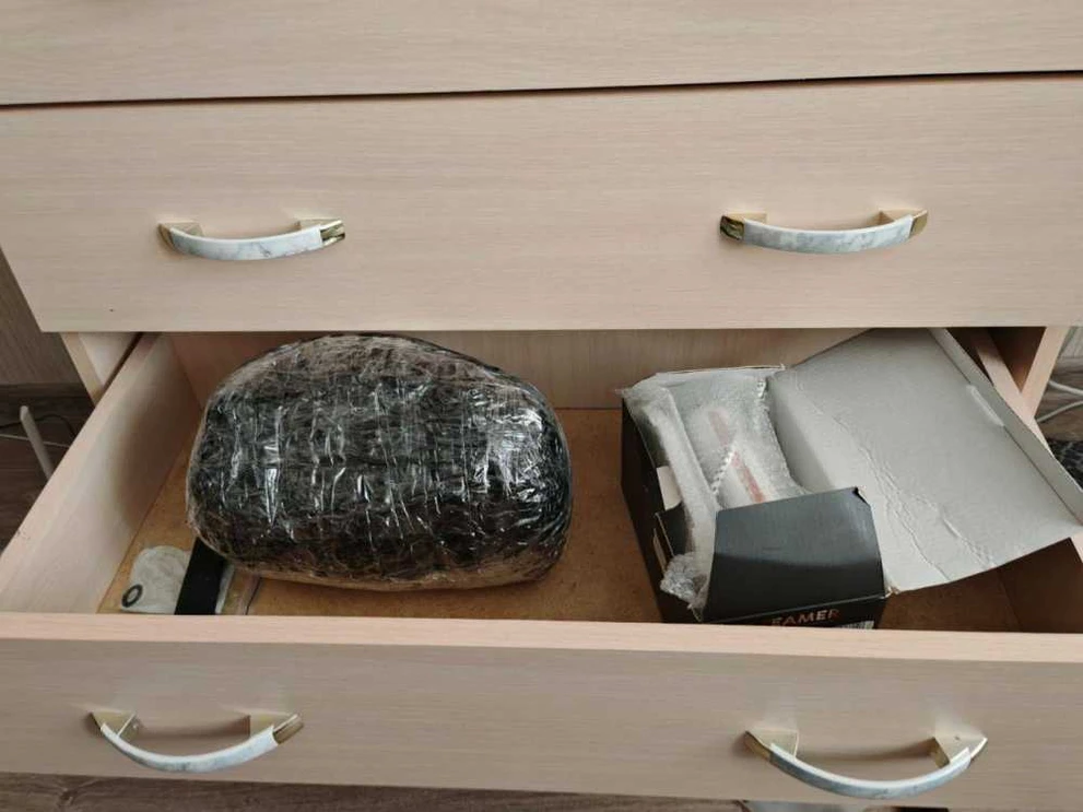 В Красноярске задержали братьев, организовавших магазин по продаже наркотиков