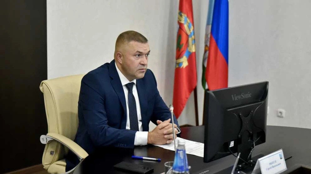Цены снижаются, дефицита нет: в Барнауле проверили ситуацию на автозаправках