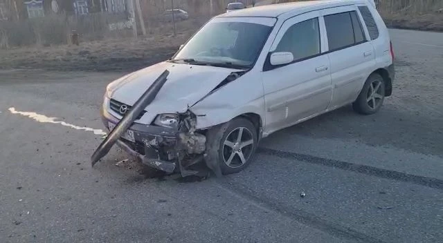 В_Кемеровской_области_школьницы_на_мопеде_врезались_в_автомобиль.jpeg