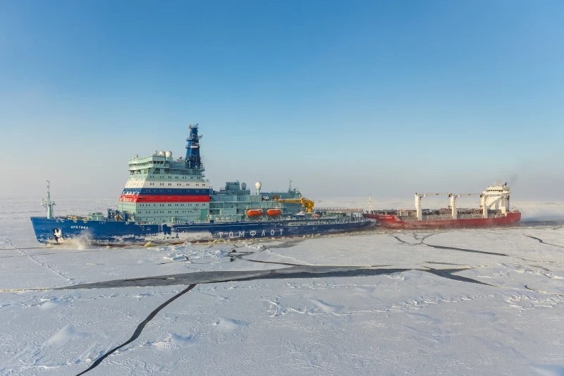 Проводка судна ледоколом проекта 22220 4__gual_arktika.jpg
