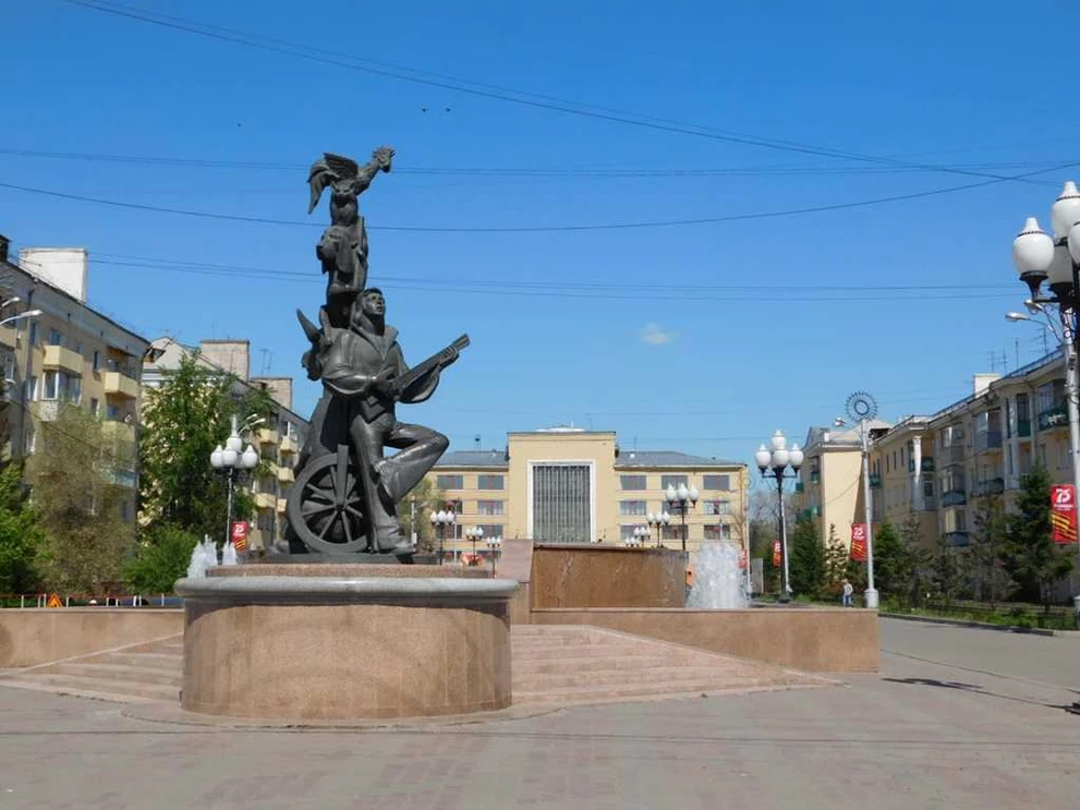 Центральная аллея у ДК 1 мая DSCN0083.JPG