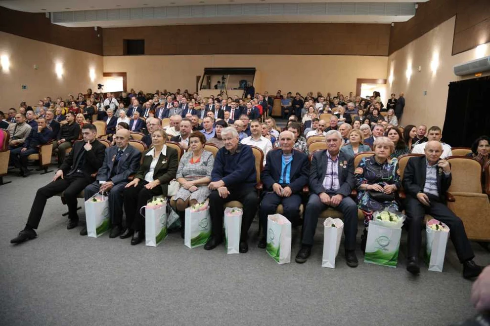 Зал дк Свердловский.jpg
