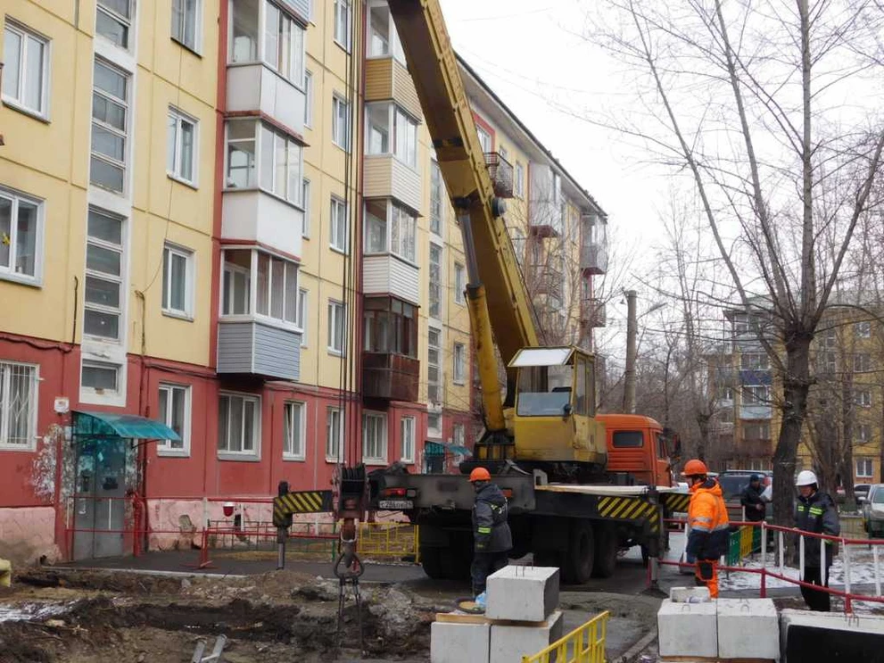 Внутриквартальные сети здесь не меняли более 50 лет. _DSCN6219.JPG