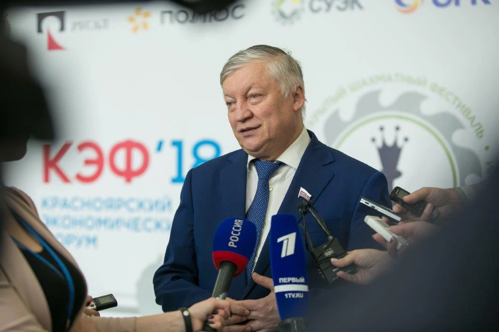 Анатолий Карпов LNTS2370.jpg