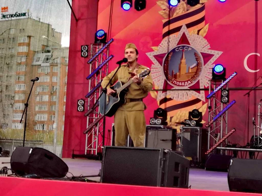 поет.jpg поет.jpg
