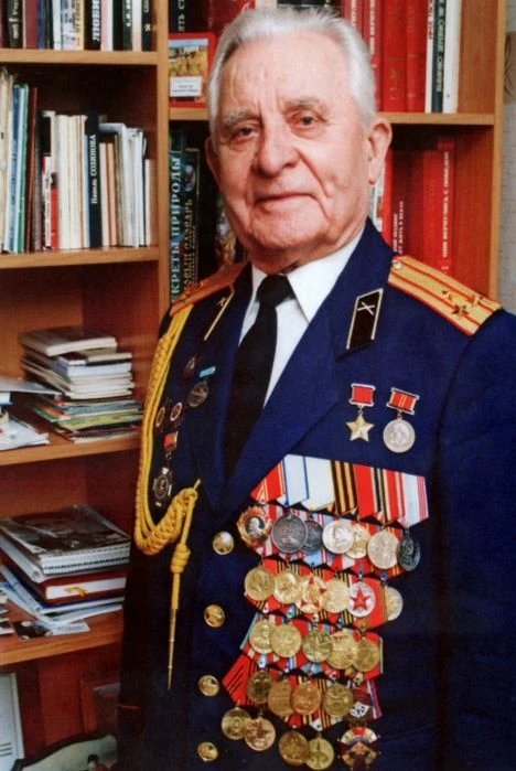 Дмитрий Алексеевич Бакуров (фото 2010 г.) e223a9f4b5c844493856e9fe505a1f72.jpg