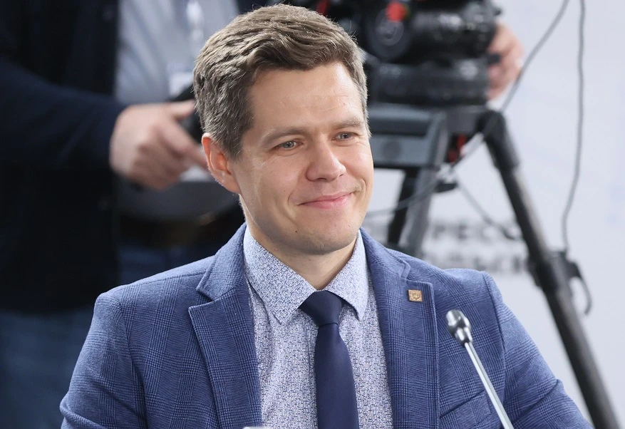 Павел Стрижак Ylr_ULFc.jpg